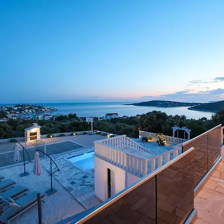 Lovely In With House Sea View *