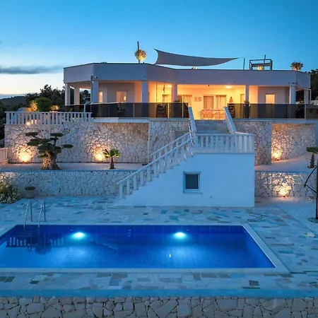 Nyaraló Lovely In With House Sea View *