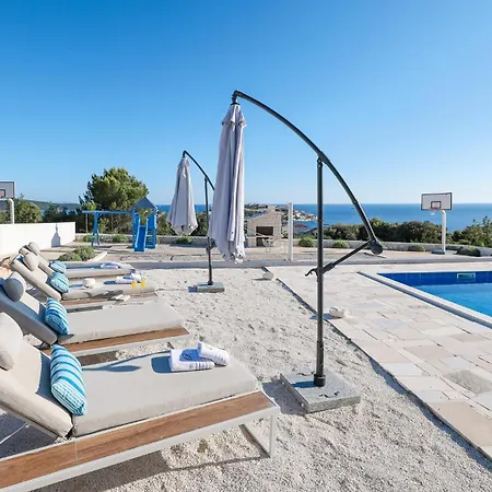 Nyaraló Lovely In With House Sea View *